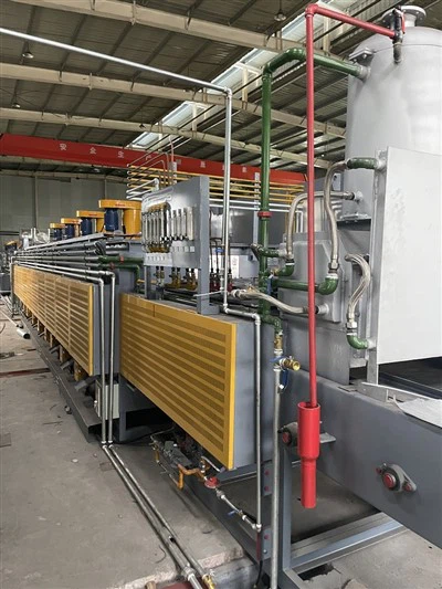 Four de trempe continue